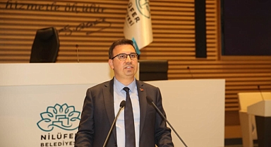 NİLÜFER BELEDİYE BAŞKAN YARDIMCISI OKAN ŞAHİN'DEN SPORCULARA PLAKET