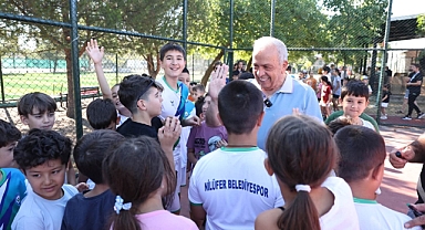 Başkan Şadi Özdemir, çocuklarla spor yaptı