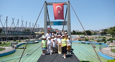 KÜÇÜK REHBERLER İSTANBUL’U KEŞFEDİYOR