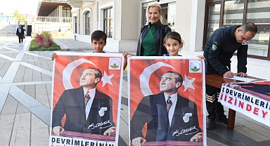 Osmangazi Belediyesi 10 Bin Ata Posteri Dağıtıyor