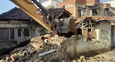 - Tehlike arz eden metruk binalar yıkılıyor