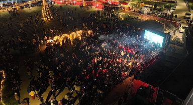 Bursa Yeni Yıl Meydanı’nda yılbaşı coşkusu