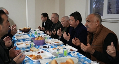 - Başkan Aydın vatandaşlarla iftar yaptı