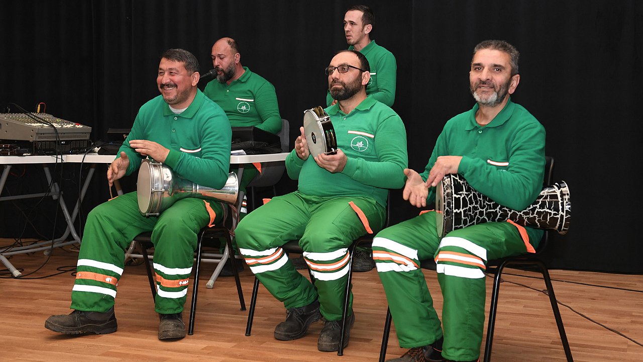 Temizlik işçileri kurdukları orkestra ile konser verecek