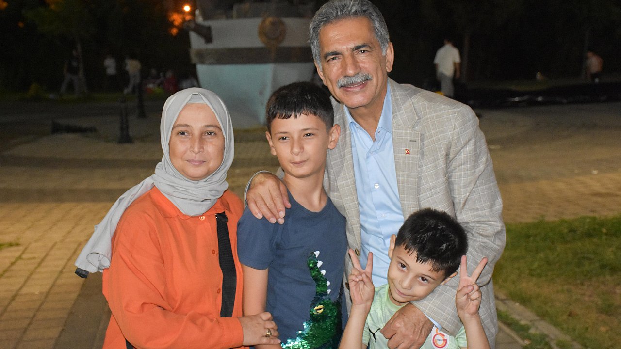 Gemlik’te Çocuklara Açık Hava Sinema Keyfi