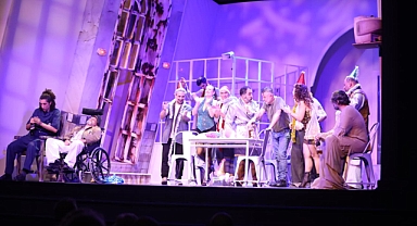 Bursa Şehir Tiyatrosu, sezona ‘merhaba’ dedi