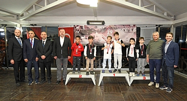 Osmangazi’de Satranç Ustaları Kupalarına Kavuştu