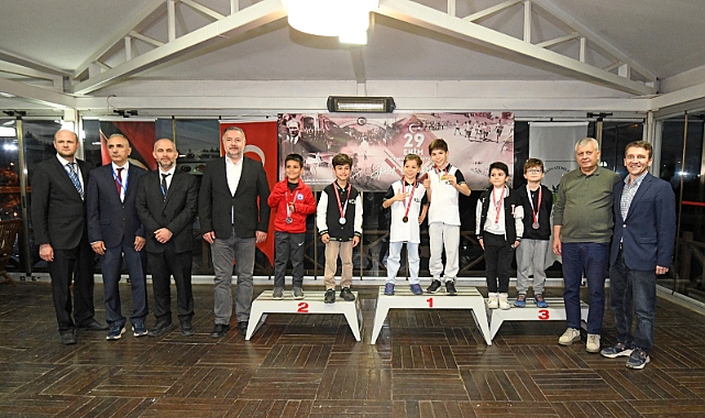 Osmangazi’de Satranç Ustaları Kupalarına Kavuştu