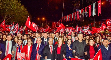 Bursa tek yürek, Yaşasın Cumhuriyet