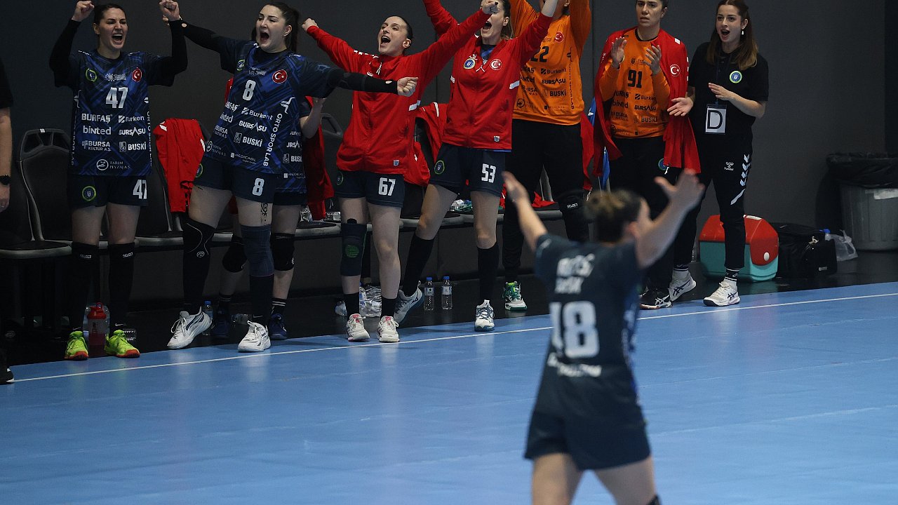 Büyükşehir Belediyespor EHF Avrupa Kupası’nda tur kapısını araladı