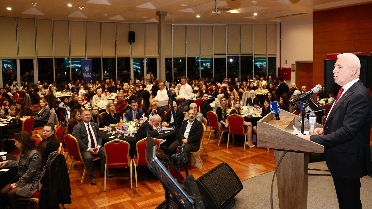 Büyükşehirli öğretmenler özel gecede buluştu