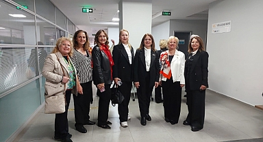 Kadınlar, Atatürk’ü sevdiği şarkılarla andı