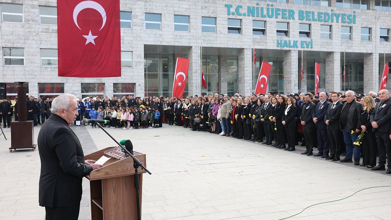 Nilüfer, Ata’sını Cumhuriyet Meydanı’nda andı