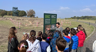 Öğrenciler, Arkeopark’ta arkeolojiyi tanıyor
