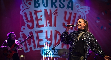 Yeni yıl coşkusu, ‘Bursa Yeni Yıl Meydanı’nda yaşanıyor