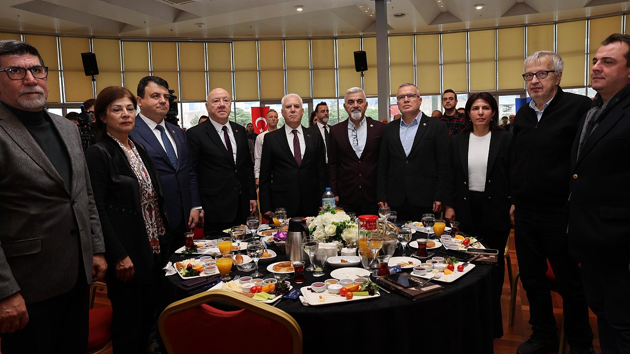 Başkan Bozbey, Çalışan Gazeteciler Günü'nde basın mensuplarıyla buluştu