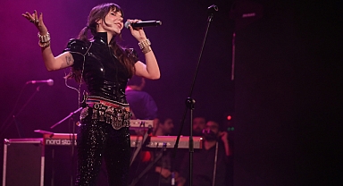 Bursa’da Gaye Su Akyol ile müzik dolu gece