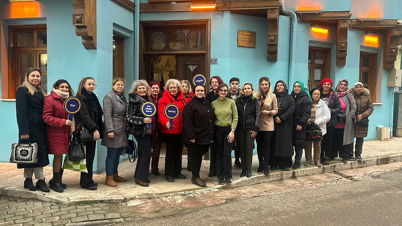 GEMLİK'TE DİJİTAL DOLANDIRICILIĞA KARŞI FARKINDALIK EĞİTİMİ DÜZENLENDİ