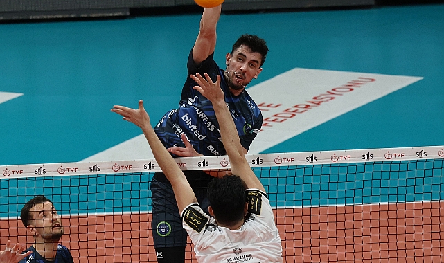 BURSA BÜYÜKŞEHİR BELEDİYESPOR, GAZİANTEP GENÇLİK'İ 3-1'LE GEÇTİ