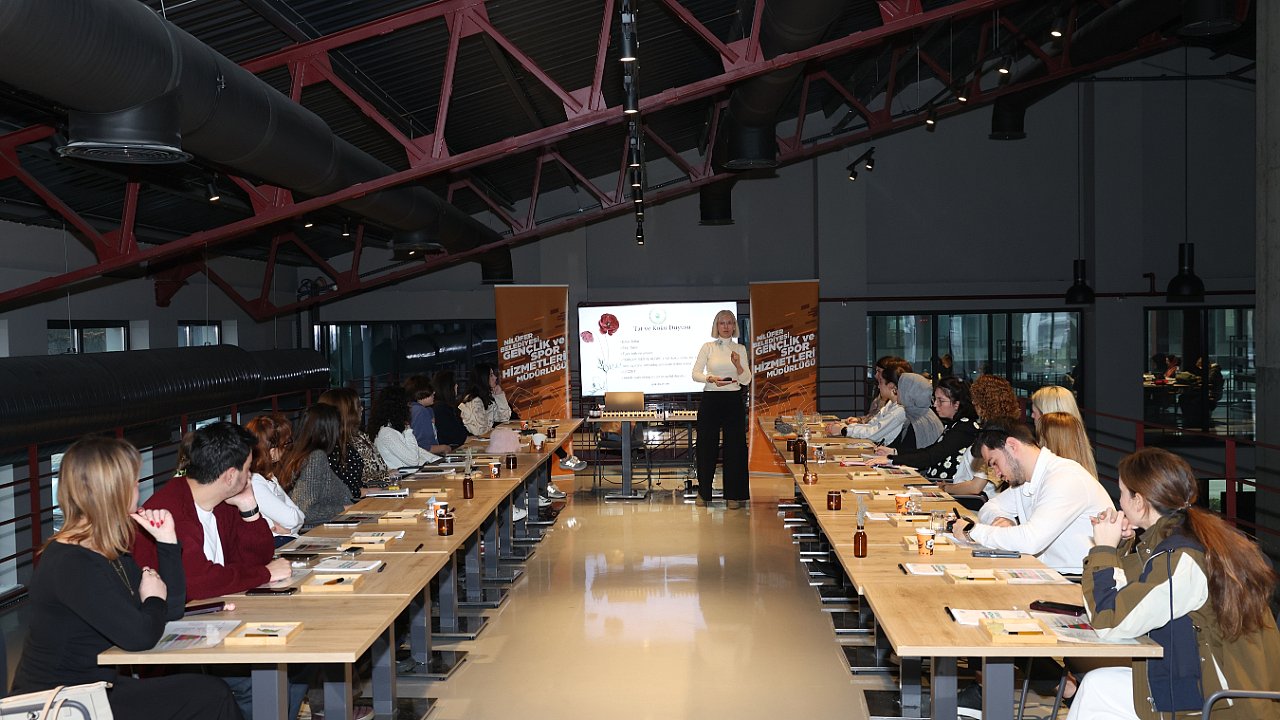 NİLÜFER’DE KOKULARIN DÜNYASINA YOLCULUK