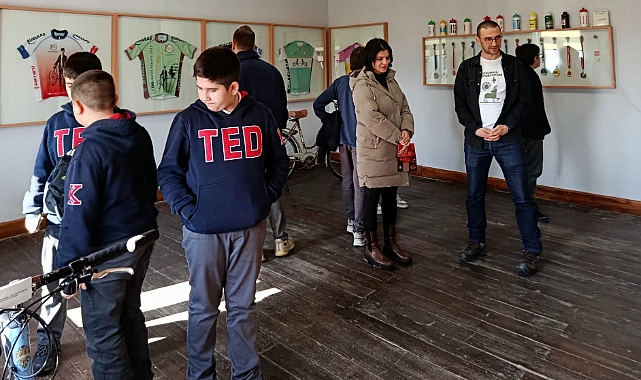 Öğrenciler Ertan Ayçetin Bisikletevi’nde Mysia Yolları’nı tanıdı