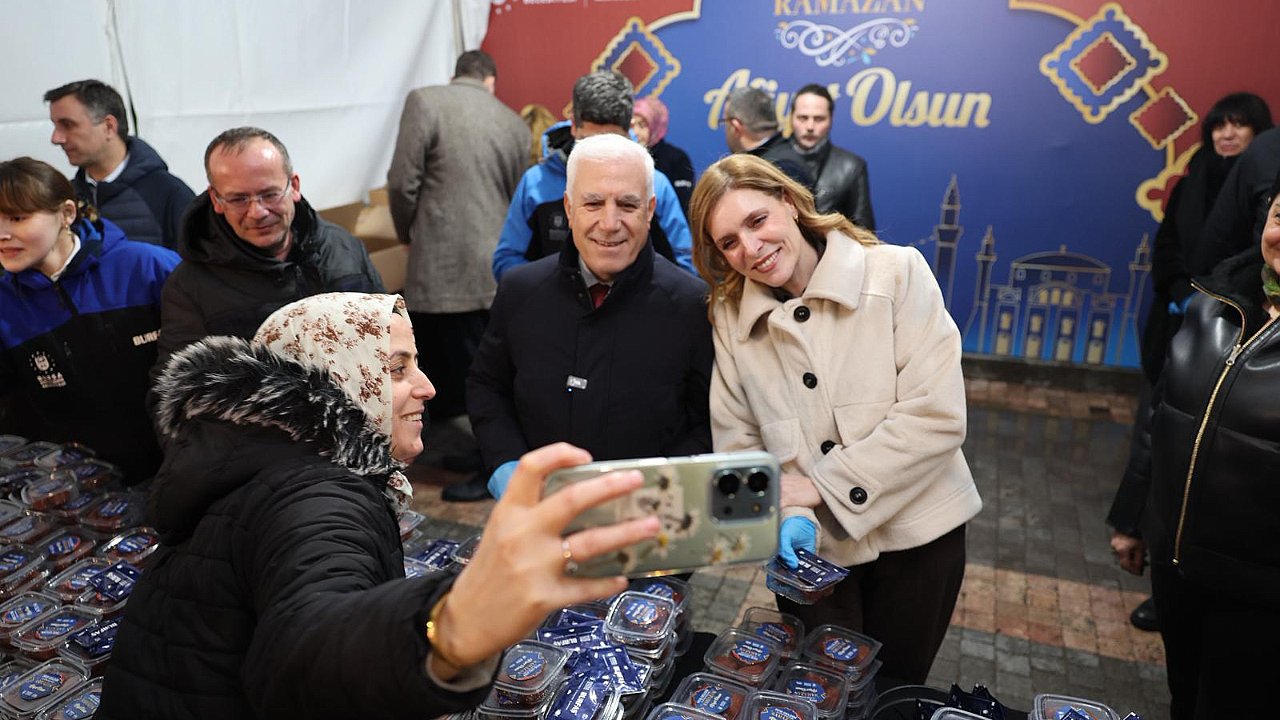ULU CAMİ’DE RAMAZAN’A TATLI BAŞLANGIÇ