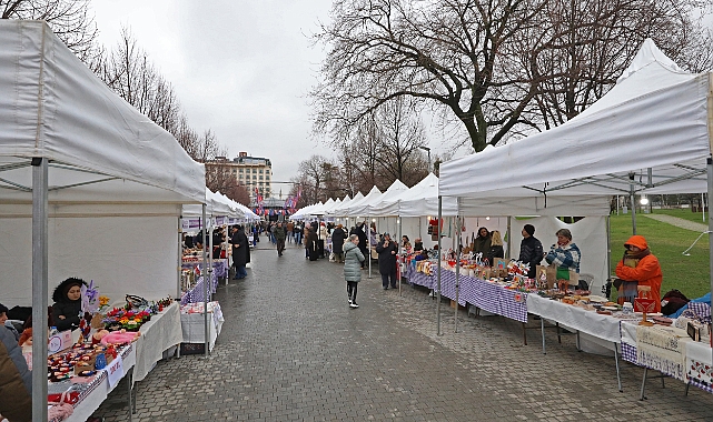 ÜRETEN KADINLAR BÜYÜKŞEHİR'LE GÜÇLENİYOR