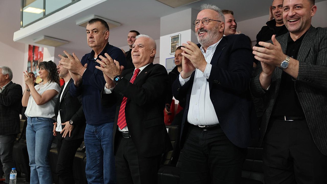 BURSA BÜYÜKŞEHİR BELEDİYESPOR’DAN FENERBAHÇE KARŞISINDA BÜYÜK GALİBİYET