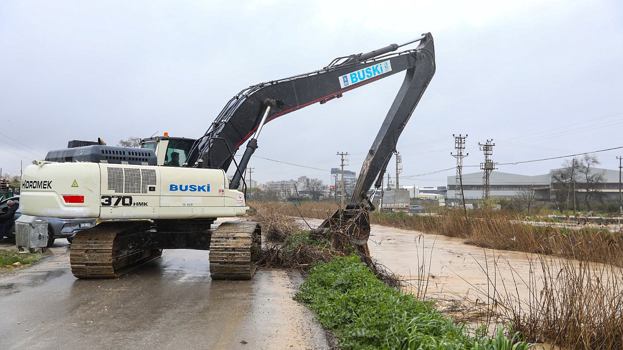 Bursa Büyükşehir, olumsuz hava koşullarına karşı seferber oldu
