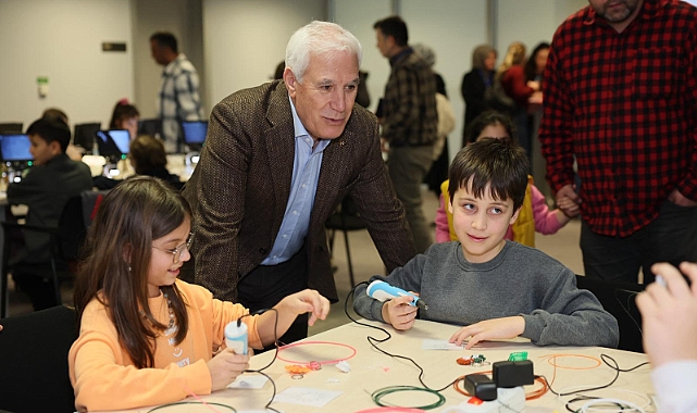 BURSA’DA GENÇLER BİLİMLE BULUŞTU