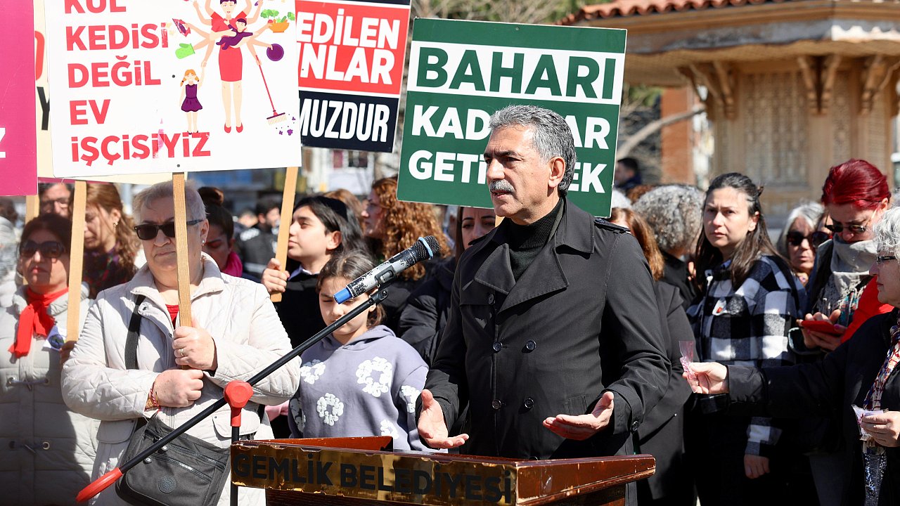 GEMLİK'TE 8 MART' KADIN EMEĞİ VE DAYANIŞMA VURGUSU
