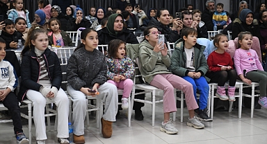 Ovaakça Karagöz ve Sihirbazlık Gösterisiyle Şenlendi