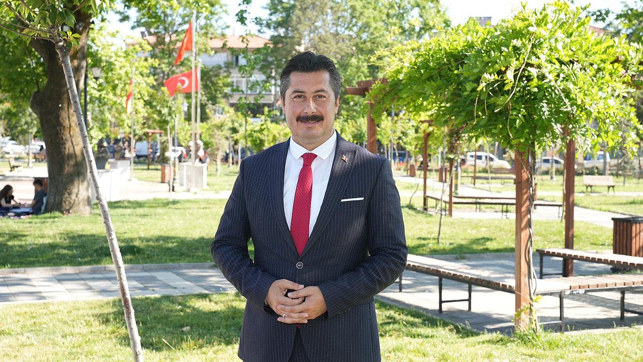 YENİŞEHİR’DE BAYRAM MESAİSİ: ŞEHİR BAYRAMA HAZIR!