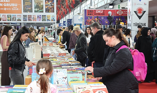 Başkan Erkan Aydın Bursa 23. Kitap Fuarı’nda Çocuk Yazarlarla Buluştu