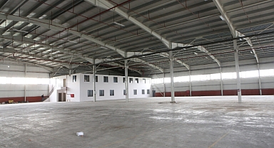 Nilüfer’de 4 bin metrekarelik kaçak depo yıkıldı