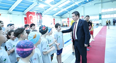 Osmangazi Belediyesi’nden 23 Nisan’a Özel Yüzme Şenliği