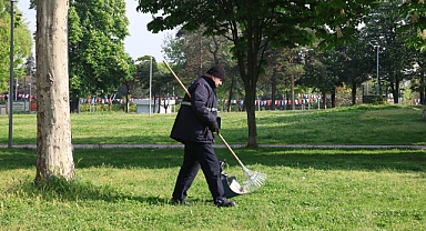 Osmangazi Belediyesi’nden Parklara Günlük Bakım Dokunuşu