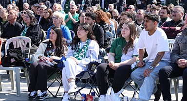 Osmangazi Meydanı’nda Bursaspor Coşkusu Zirve Yaptı
