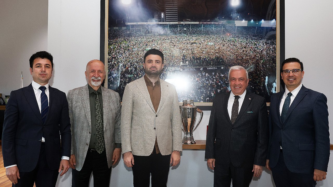 Başkan Şadi Özdemir’den Bursaspor’a tebrik ziyareti