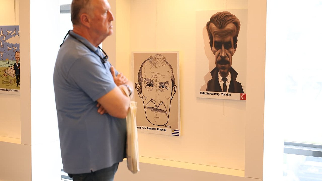 Dünyaca Ünlü Karikatüristler Hazırladı Osmangazi’de Sergileniyor