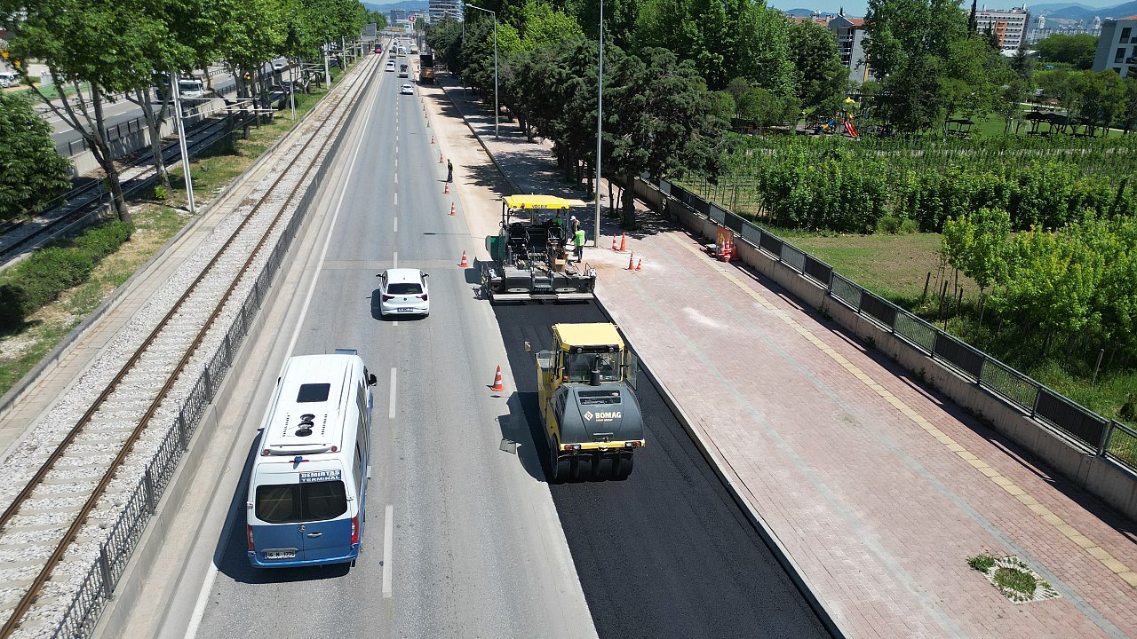 İstanbul Yolu'nda hummalı asfalt çalışması
