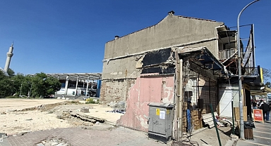 Kentin Göbeğinde Çürüyen Yapılar, Halkın Üzerine Yıkılan Sorumluluk