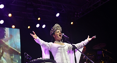 9. Uluslararası Nilüfer Caz Festivali Emel Mathlouthi konseriyle sona erdi