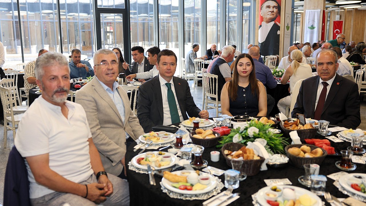 Başkan Aydın Muhtarlarla Ortak Akıl Buluşması’nda Bir Araya Geldi