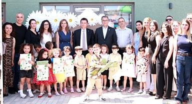 Başkan Erkan Aydın Öğrencilere Karnelerini Verdi