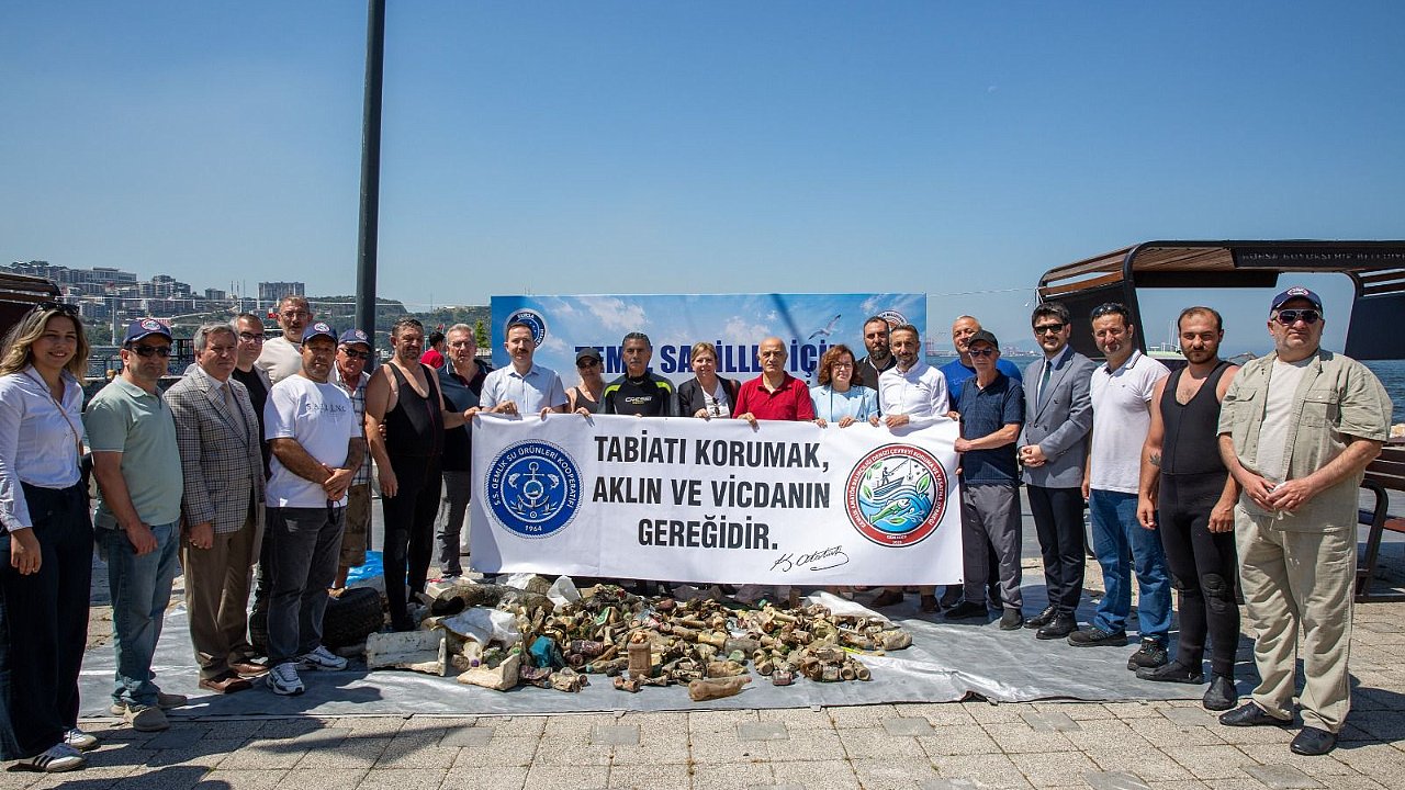 Büyükşehir'den Gemlik'te deniz dibi temizliği