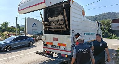 Gemlik'te Bayram Sonrası Kapsamlı Temizlik