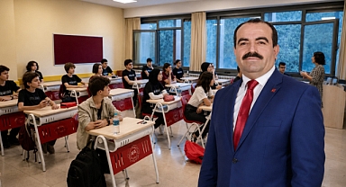 SAADET PARTİSİ’NDEN MEB’E SERT TEPKİ: “LİSELER GENÇLERİ HAYATA DEĞİL, EZBERE HAZIRLIYOR”