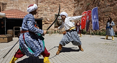 Türk kılıçları Zindankapı'da çarpıştı