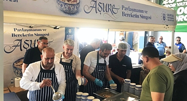 Aşure ikramları Gürsu'da devam etti